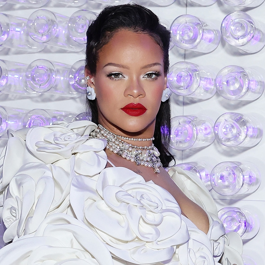 Rihanna’s Latest Pregnancy Photos Proves She’s a Total Savage – E! Online
